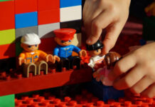 “बच्चों की साइकोमोटर क्षमताओं को प्रभावित करते हैं खिलौने” "Toys Affect Children's Psychomotor Abilities"