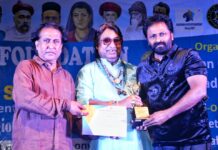 संगीतकार दिलीप सेन द्वारा चीता यज्ञेश शेट्टी को ’12वें महाराष्ट्र प्रेस्टीजियस रत्न अवार्ड-2021′ से सम्मानित किया गया Cheetah Yajnesh Shetty honoured with 12th Maharashtra Prestigious Ratna Award-2021 By Music Director Dilip Sen