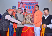 श्री बजरंग सेना प्रमुख हितेश विश्वकर्मा ने उत्तर प्रदेश में चुनाव से पहले जनसंपर्क यात्रा निकाली Shree Bajrang Sena Chief Hitesh Vishwakarma took out a public relations march before the elections in Uttar Pradesh