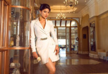 मिस यूनिवर्स २०२१ जज उर्वशी रौतेला और परिवार को इज़राइल के पूर्व प्रधान मंत्री बेंजामिन नेतन्याहू द्वारा आमंत्रित किया गया, दी भगवद गीता उपहार में Urvashi Rautela & family invited by Prime Minister of Israel Benjamin Netanyahu as she Judges Miss Universe 2021 gifts him Bhagavad Gita