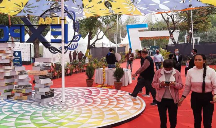 Science book fair became the main attraction in 'Vigyan Sarvatra Pujyaate'
