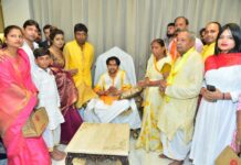 ग्रेटर नोएडा में हुई कथा भारत की अब तक की सबसे बड़ी कथा मानी जा रही है। मुख्य आयोजक शैलेंद्र शर्मा का लोगों ने जताया आभार