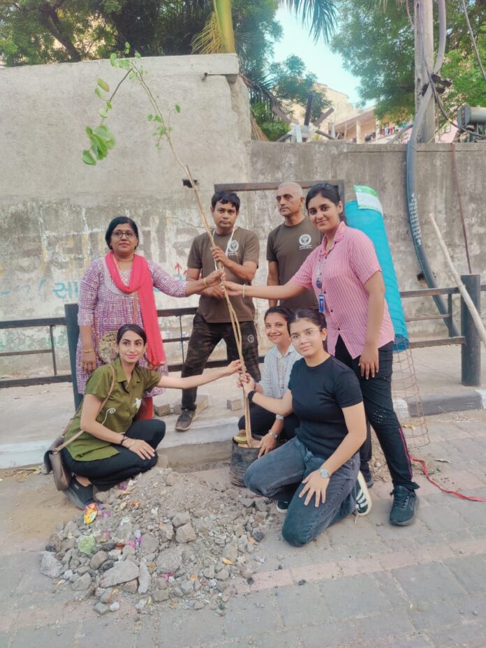 World Environment Day, T.M. Patel International School, Surat, Saraswati Education Trust, Green Army Organization, Harish Patel, K. Maxwell Manohar,