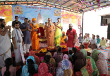 आज पूज्य शंकराचार्य जी के सान्निध्य में आनंद वर्धन आश्रम ग्राम, वासणा जिला छोटा उदेपुर गुजरात में 25 लोगों ने पुनः सनातन हिन्दू धर्म अपनाया
